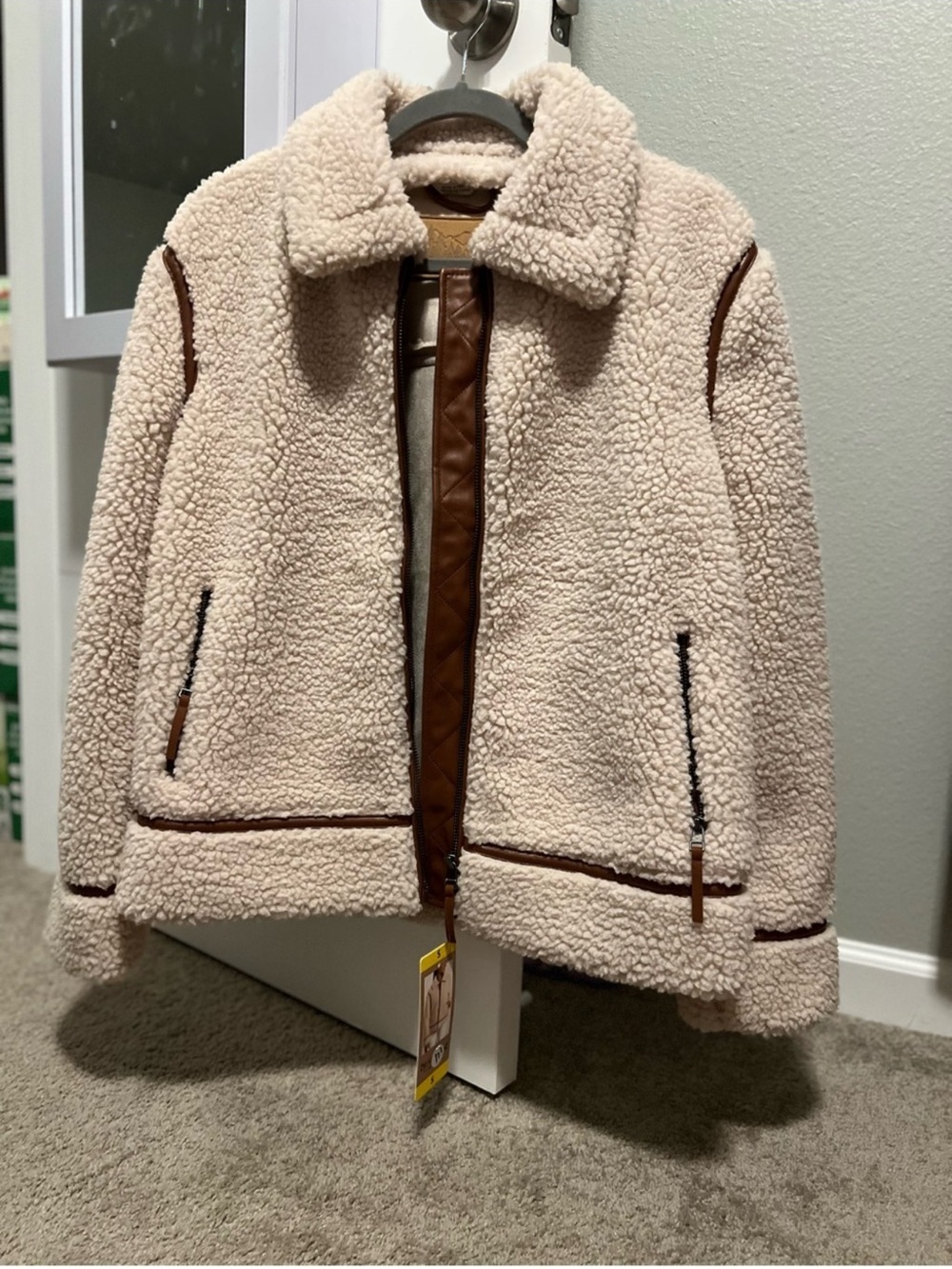 Cream Sherpa Jacket Size small ,Clippers Sweatpants Oversized Pullover